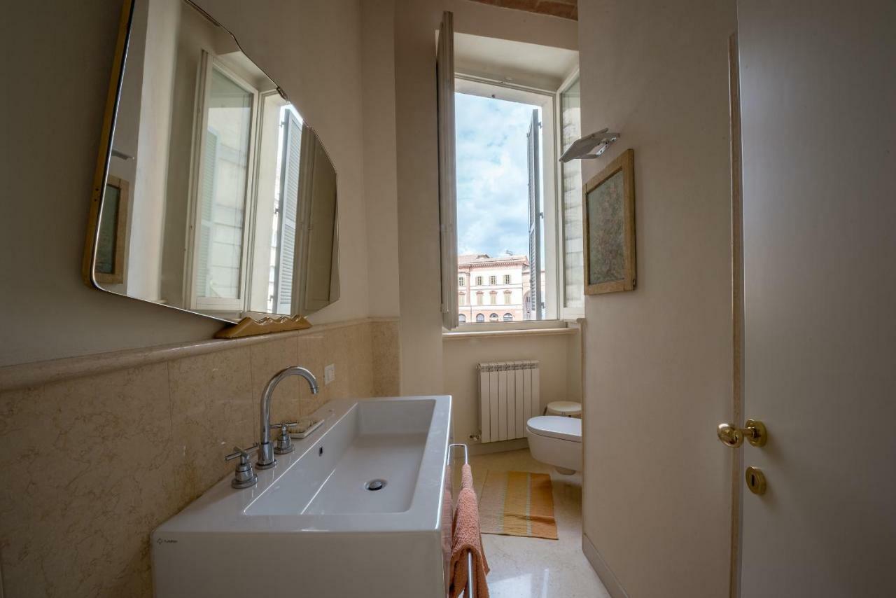 Apartament La Residenza In Piazza Grande Foligno Zewnętrze zdjęcie