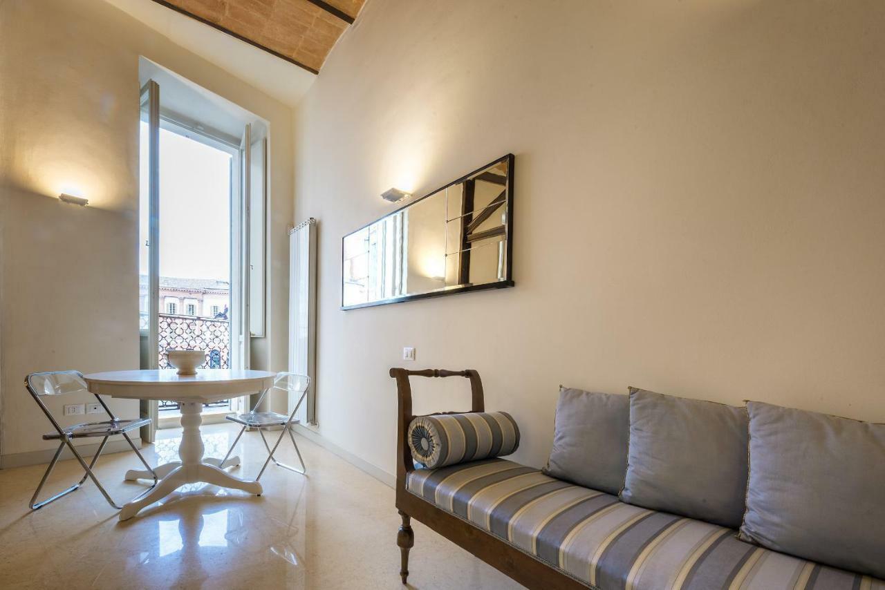 Apartament La Residenza In Piazza Grande Foligno Zewnętrze zdjęcie