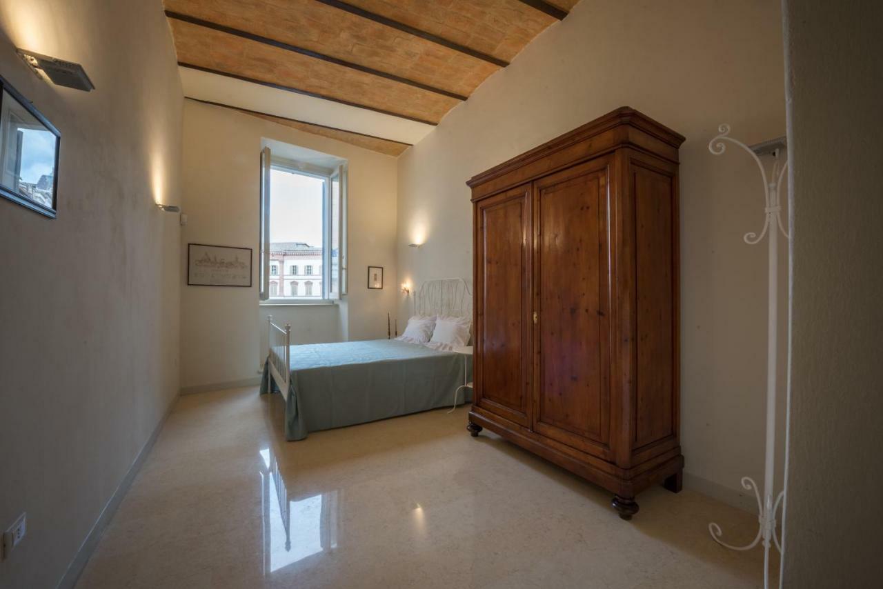Apartament La Residenza In Piazza Grande Foligno Zewnętrze zdjęcie