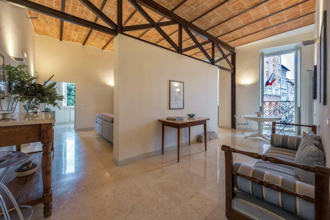 Apartament La Residenza In Piazza Grande Foligno Zewnętrze zdjęcie